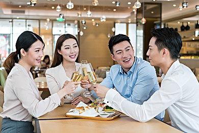 开发者发现自己游戏被盗版而且制作了引导视频 发帖引发热议